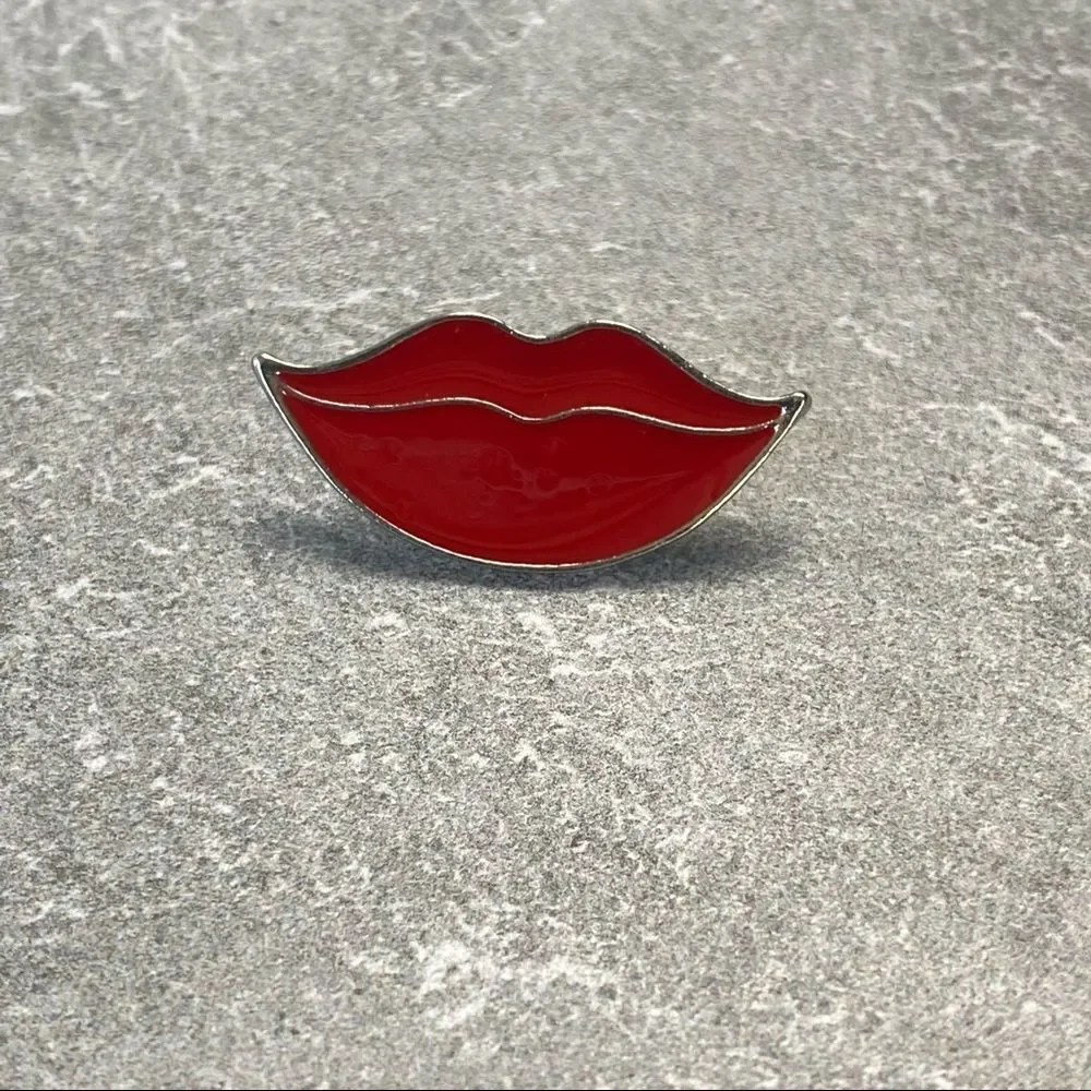 N/A red lips